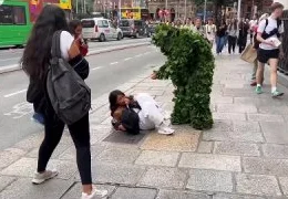 Треш-пранки и скримеры: самые смешные розыгрыши и угарные видео 2024 | Лучшие пранки и юмор
